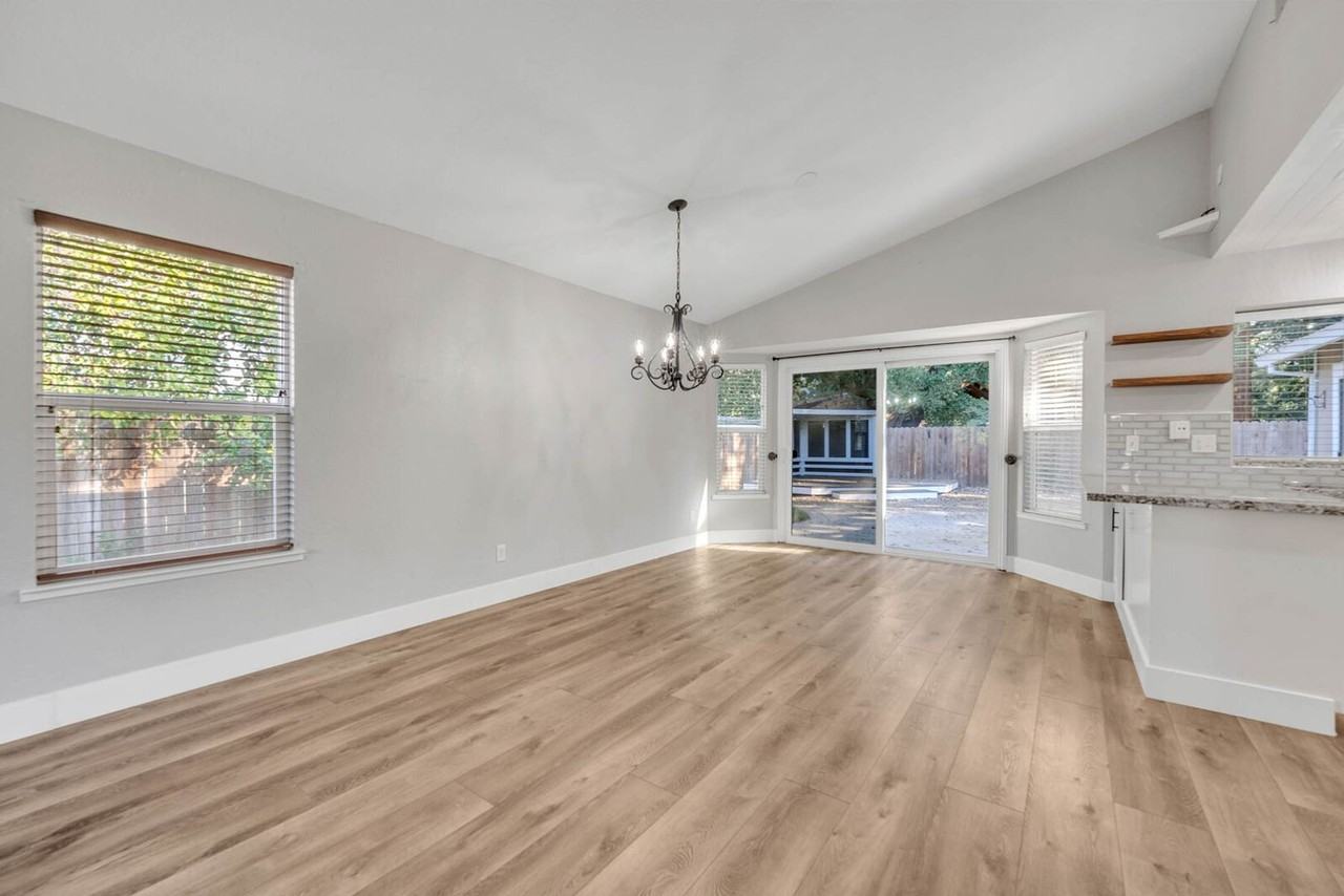 827 Stetson Way - Photo 7 of 31