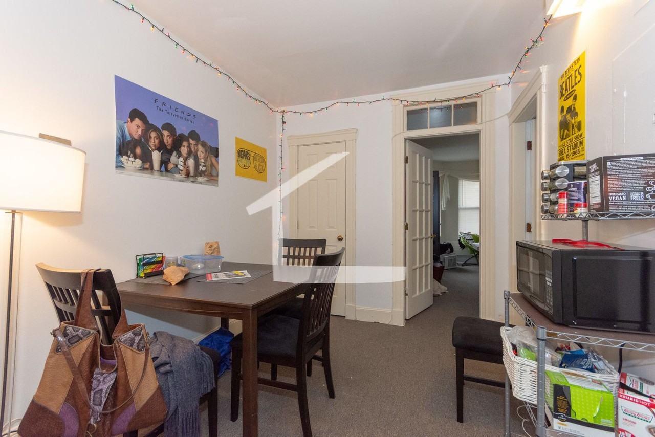 825 Beacon St - Photo 3 of 5