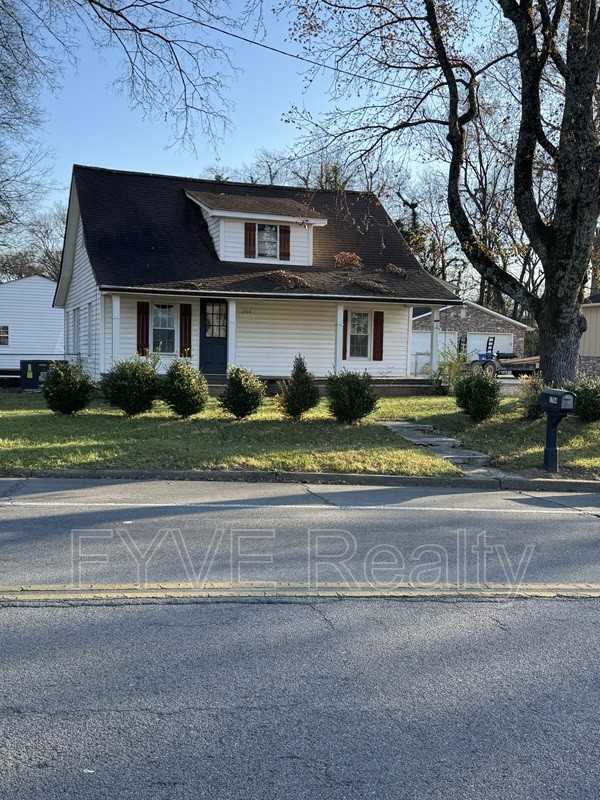 1704 N Wright Rd - Photo 2 of 43