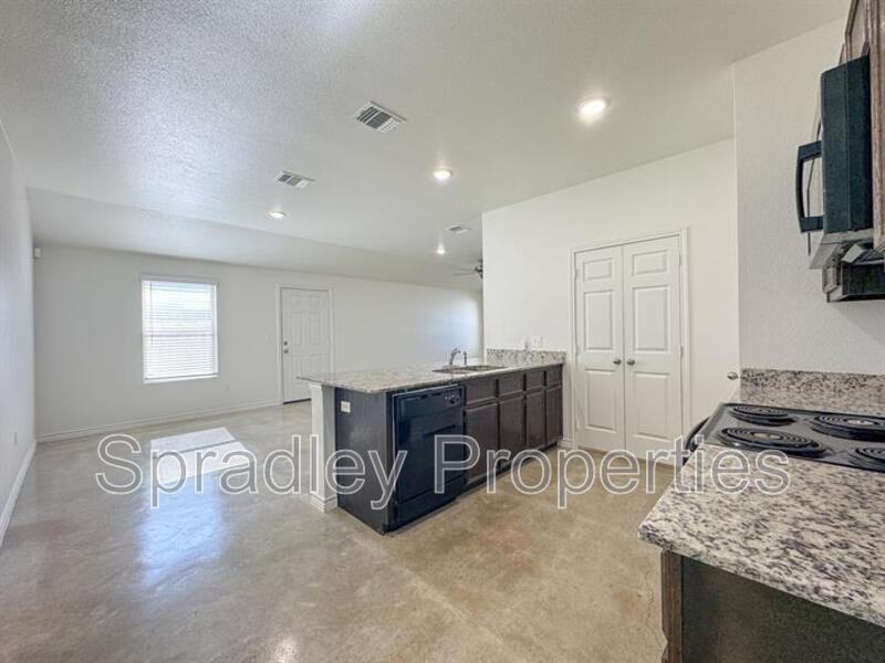 2306B Zanoletti Dr - Photo 4 of 12