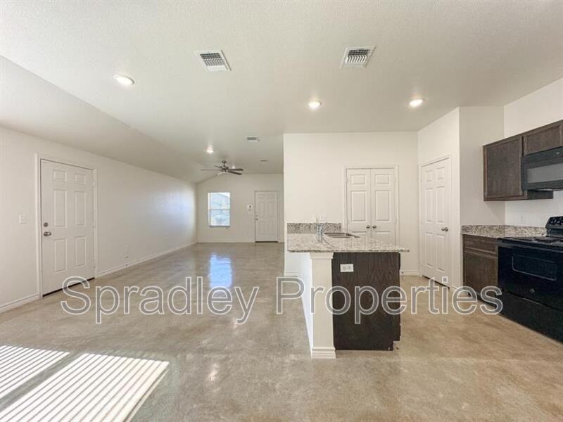 2306B Zanoletti Dr - Photo 5 of 12