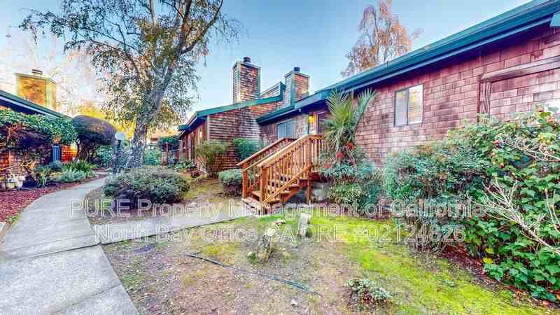 34 Pine Tree Cir - Photo 4 of 37