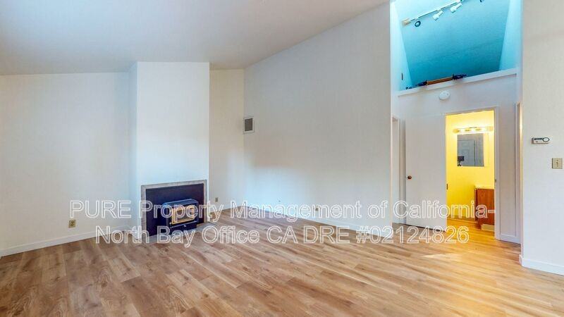 34 Pine Tree Cir - Photo 6 of 37