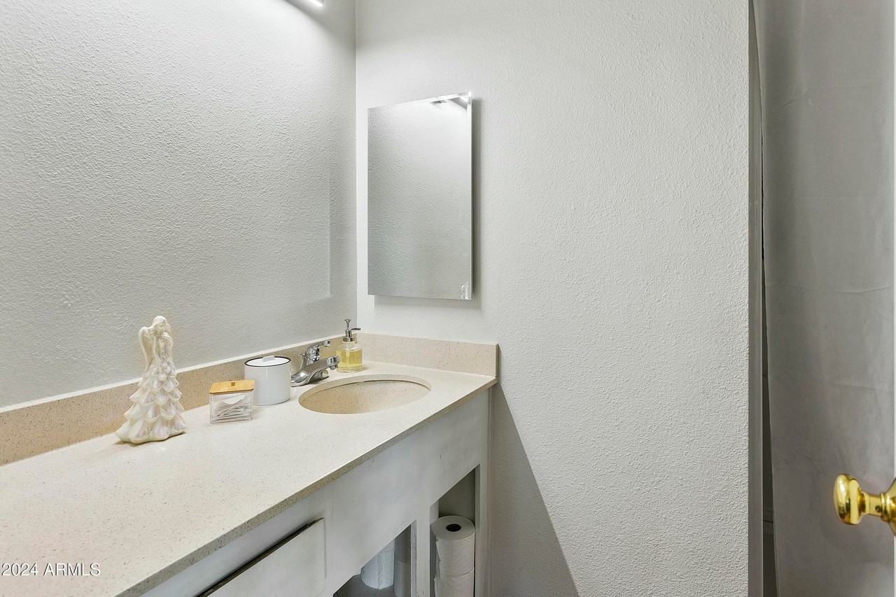 4808 S Stanley Pl - Photo 5 of 17