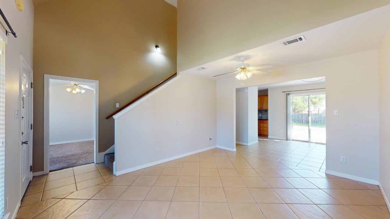2407 Pintail Loop - Photo 2 of 32