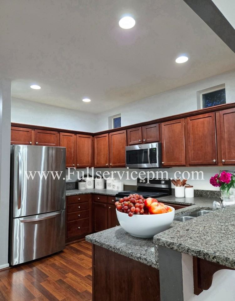 2422 Ne Keystone Ct - Photo 3 of 27