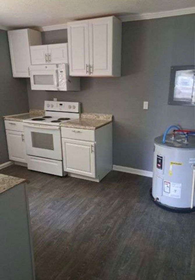 2306 6th St - Photo 7 of 14