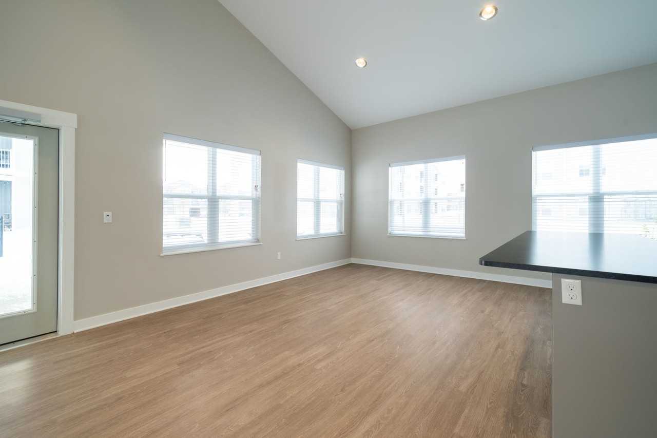 2145 Heyboer Dr - Photo 3 of 15