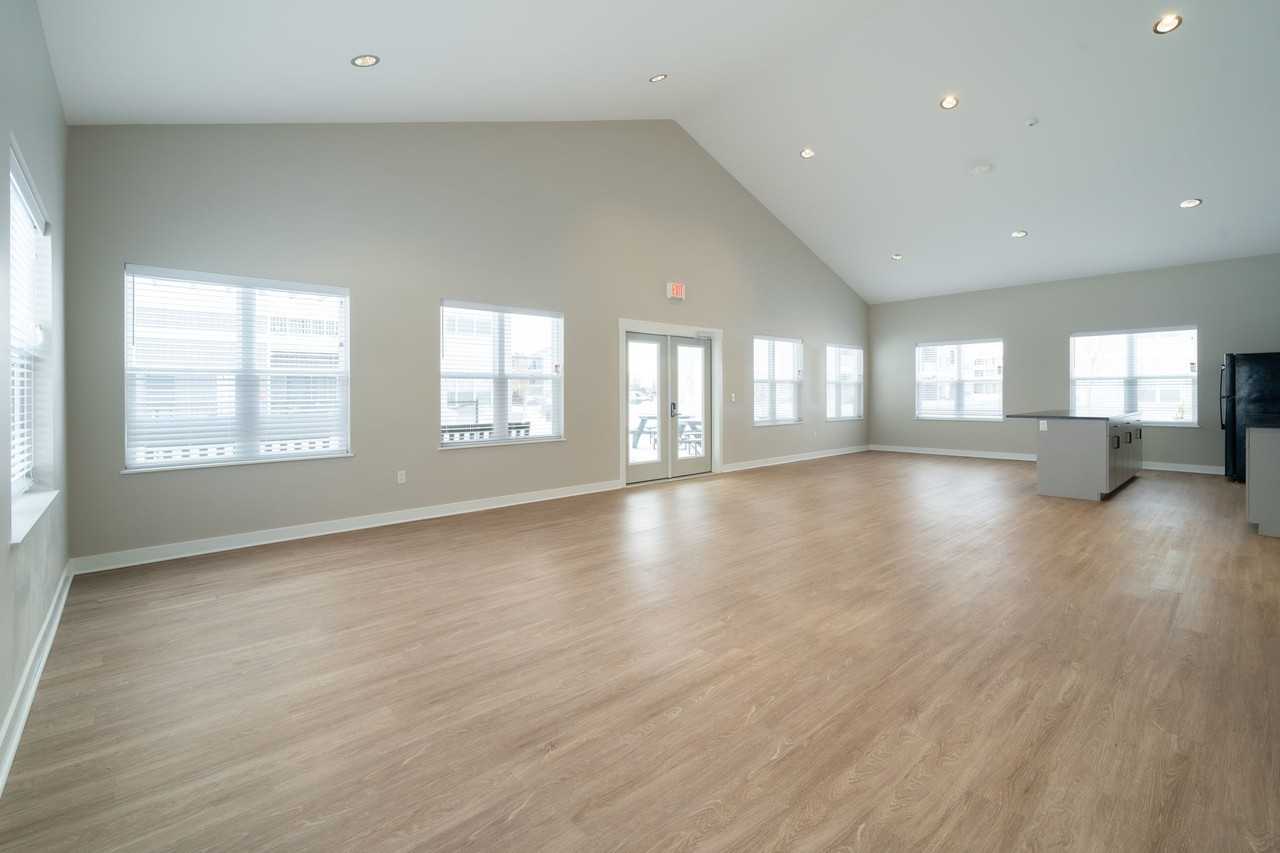 2130 Heyboer Dr - Photo 2 of 15