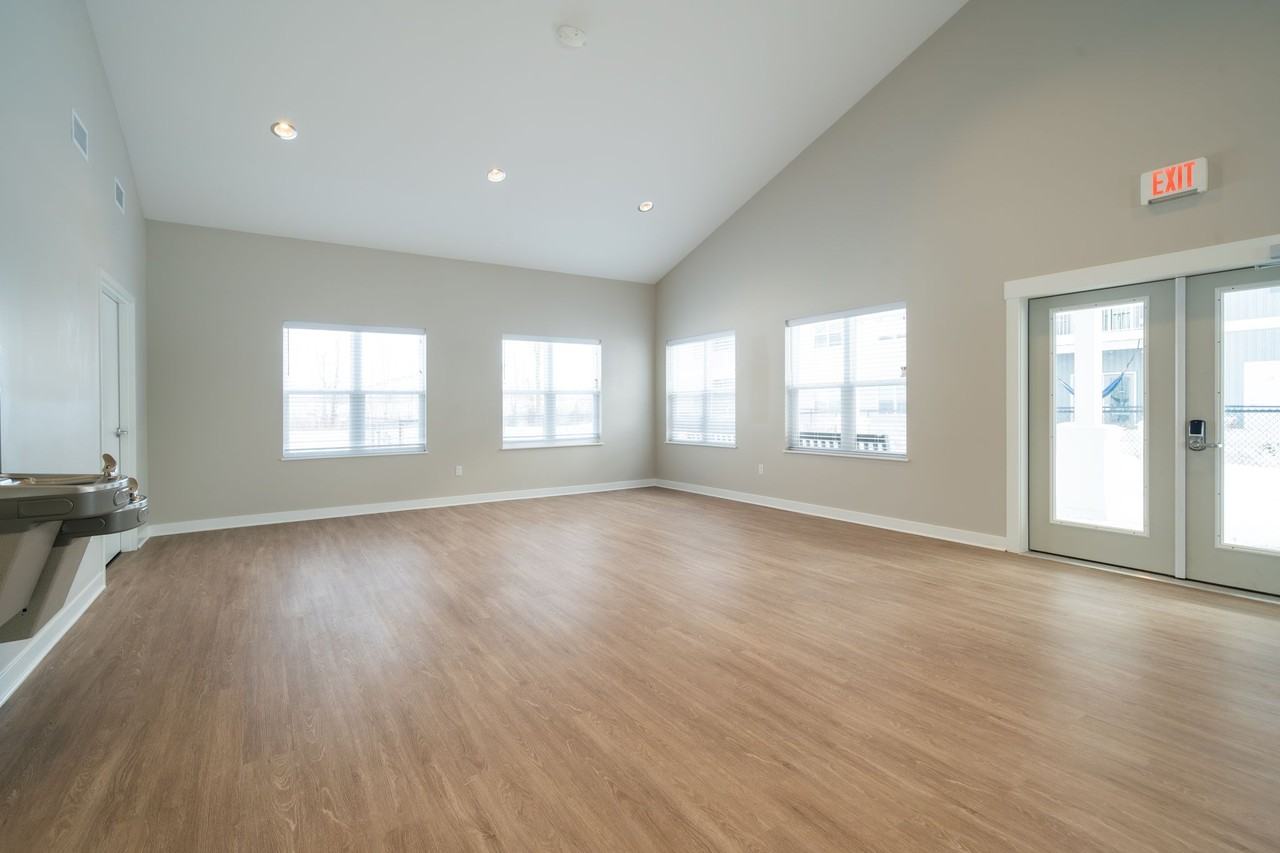 2130 Heyboer Dr - Photo 3 of 15