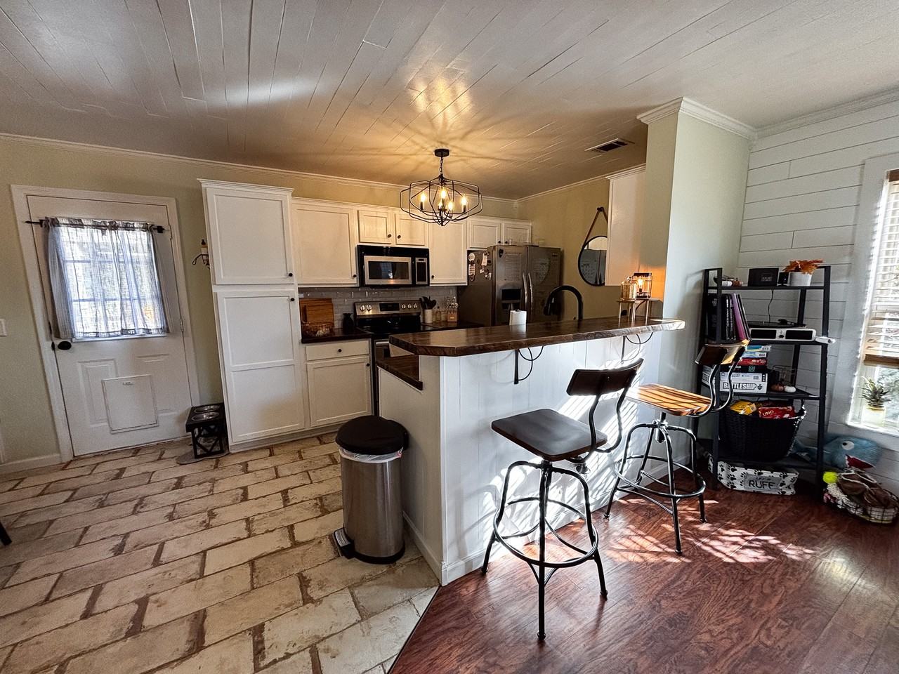 236 Emerald Isle Dr - Photo 6 of 39