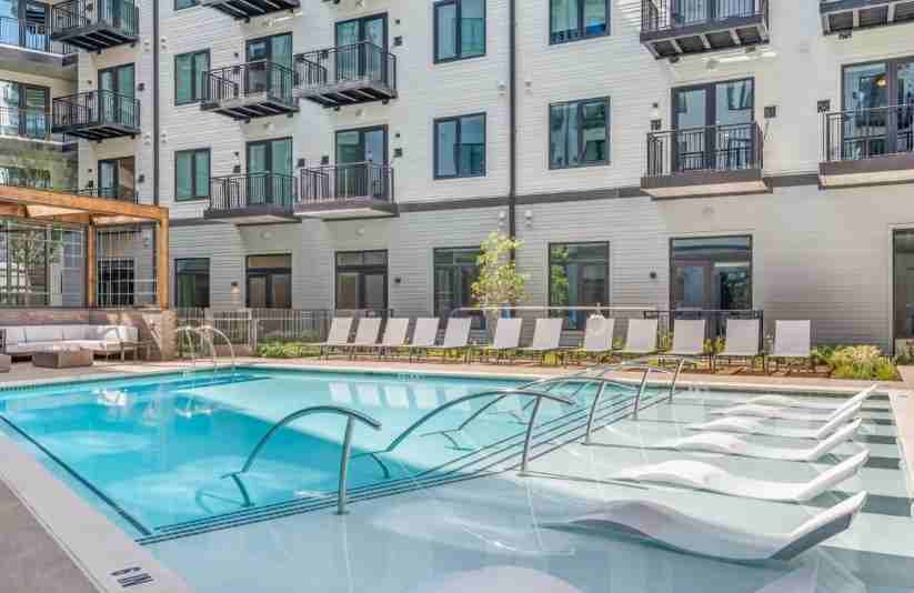 445 Park Commons - Photo 2 of 27