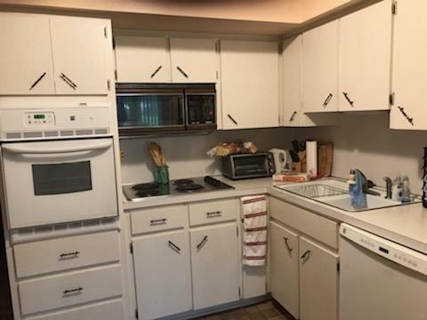 2258 World Parkway Blvd #10 - Photo 4 of 22