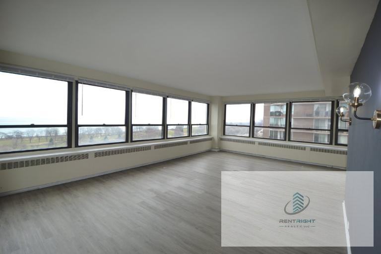 4180 N Marine Dr #1505 - Photo 2 of 17