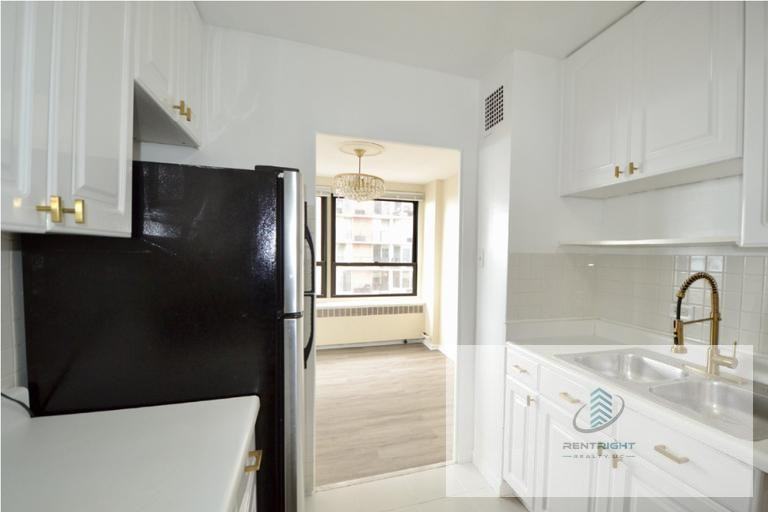 4180 N Marine Dr #1505 - Photo 3 of 17