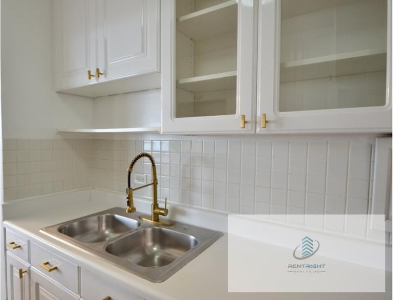 4180 N Marine Dr #1505 - Photo 4 of 17