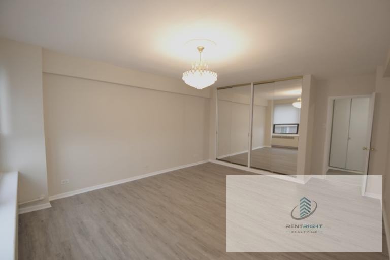 4180 N Marine Dr #1505 - Photo 5 of 17