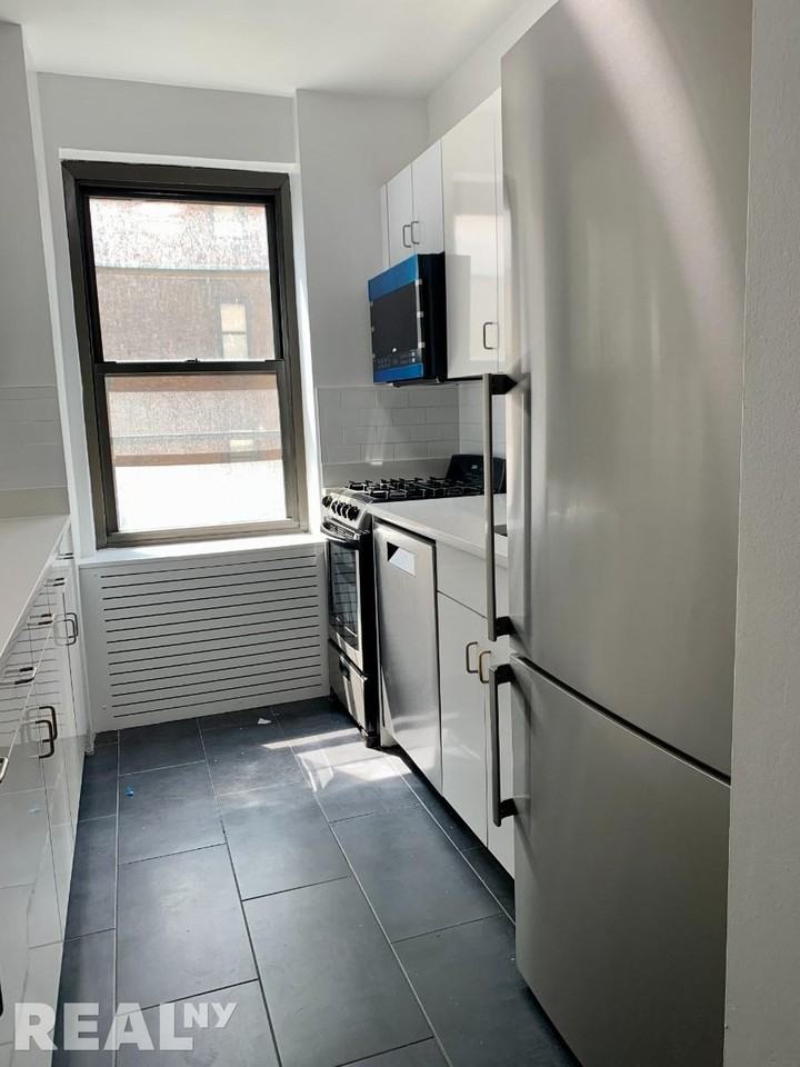 5th Ave #14A - Photo 4 of 8