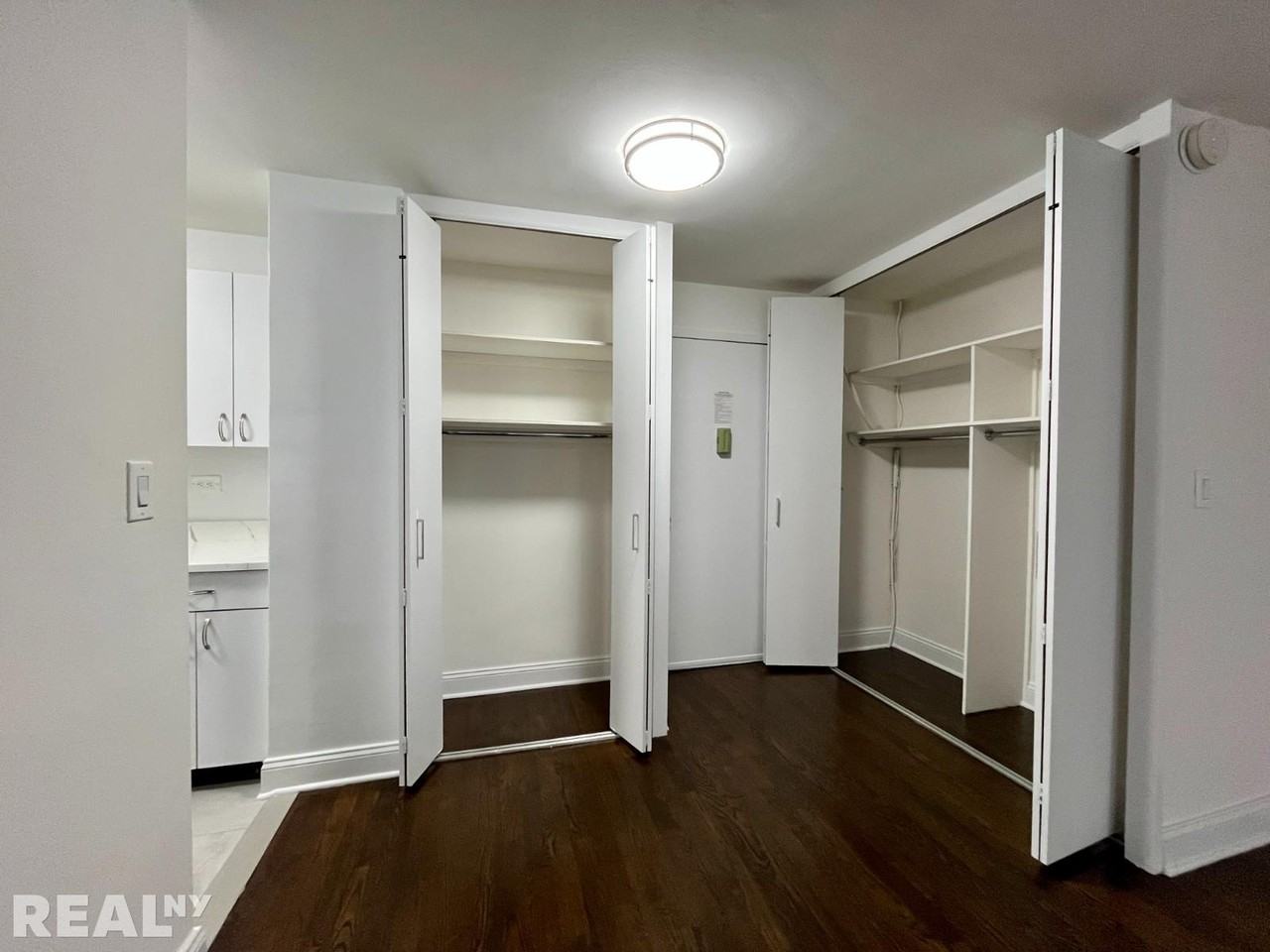 5th Ave #9F - Photo 4 of 7