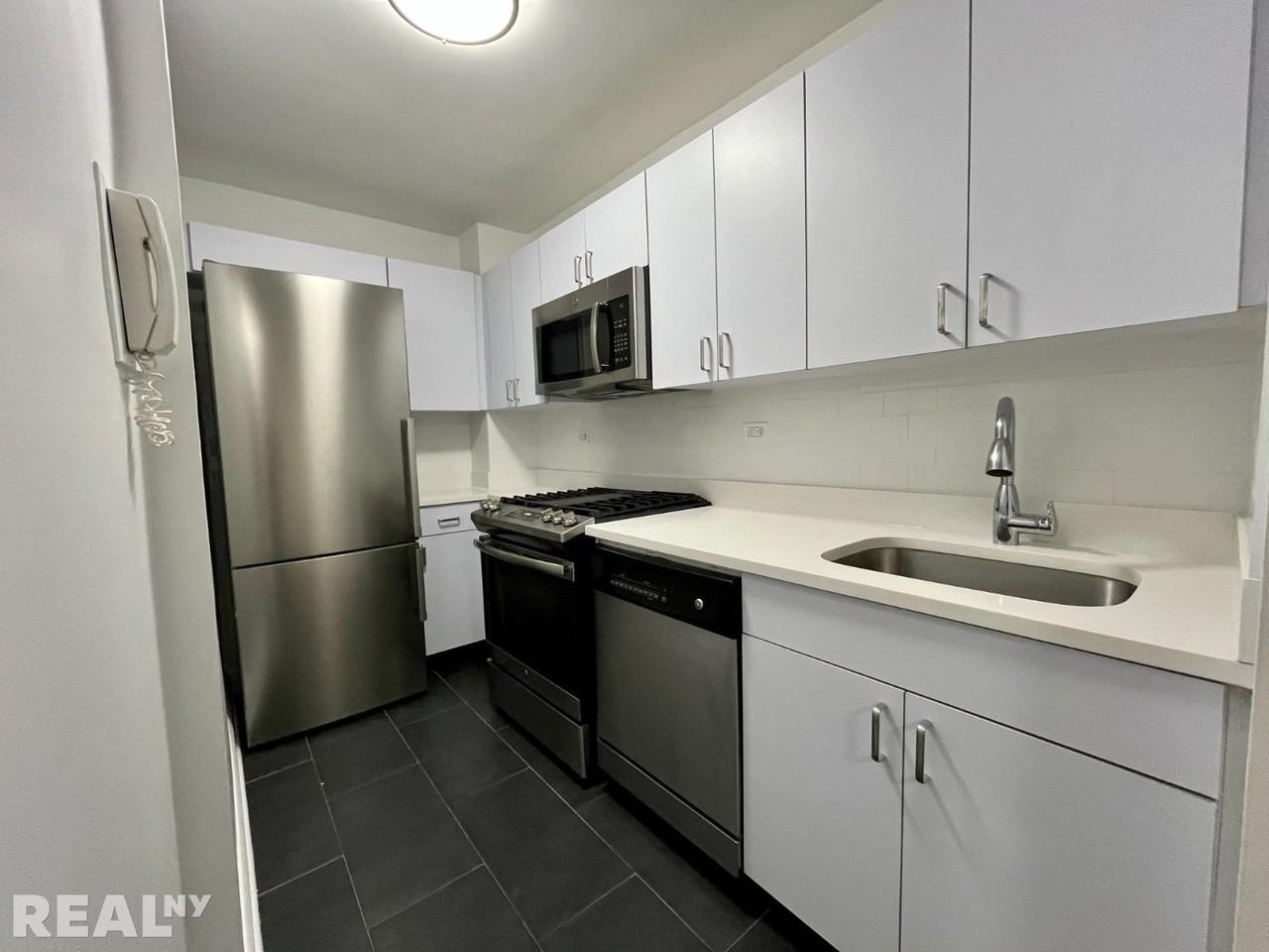 5th Ave #10N - Photo 3 of 8