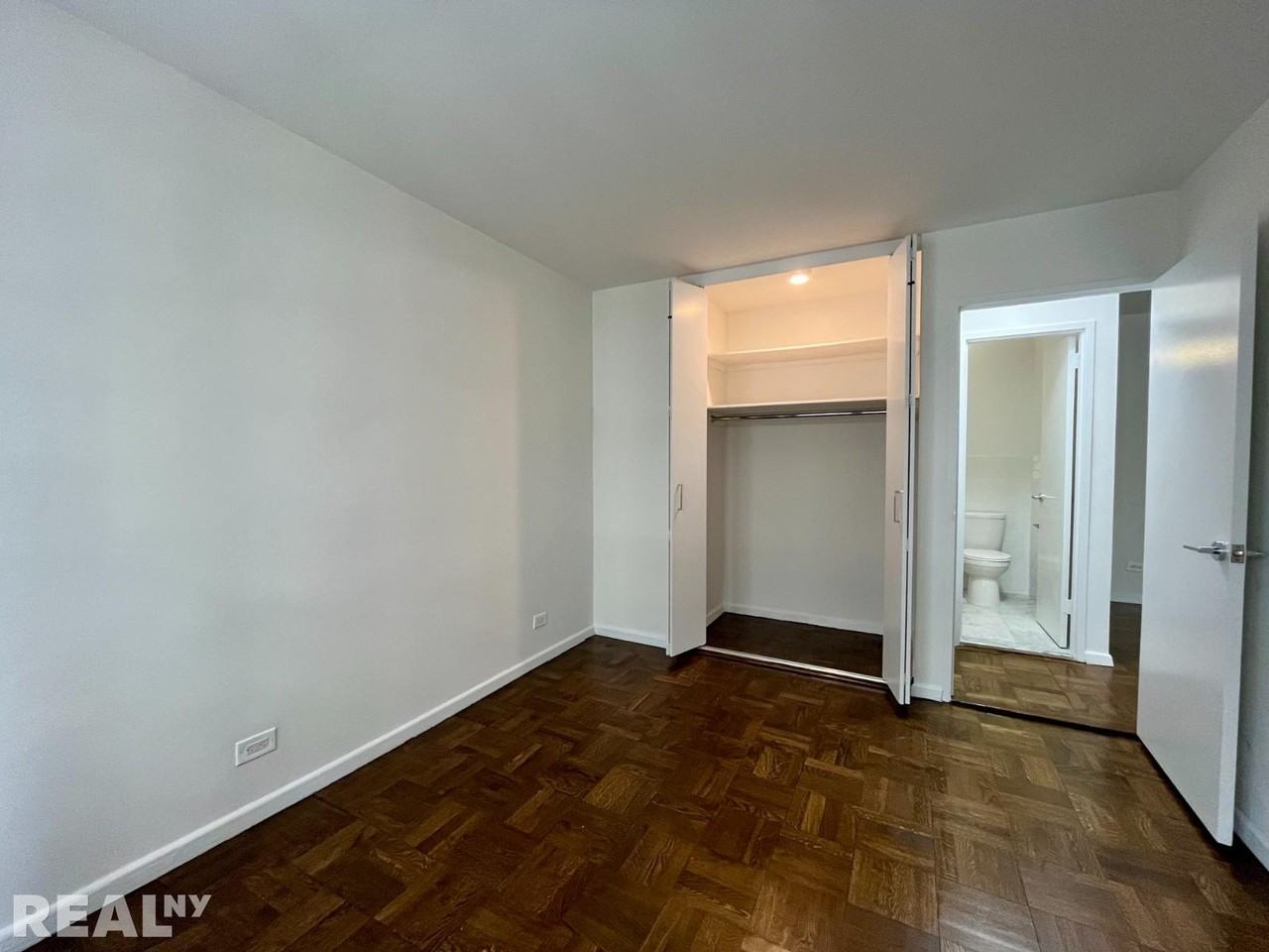 5th Ave #7L - Photo 6 of 7