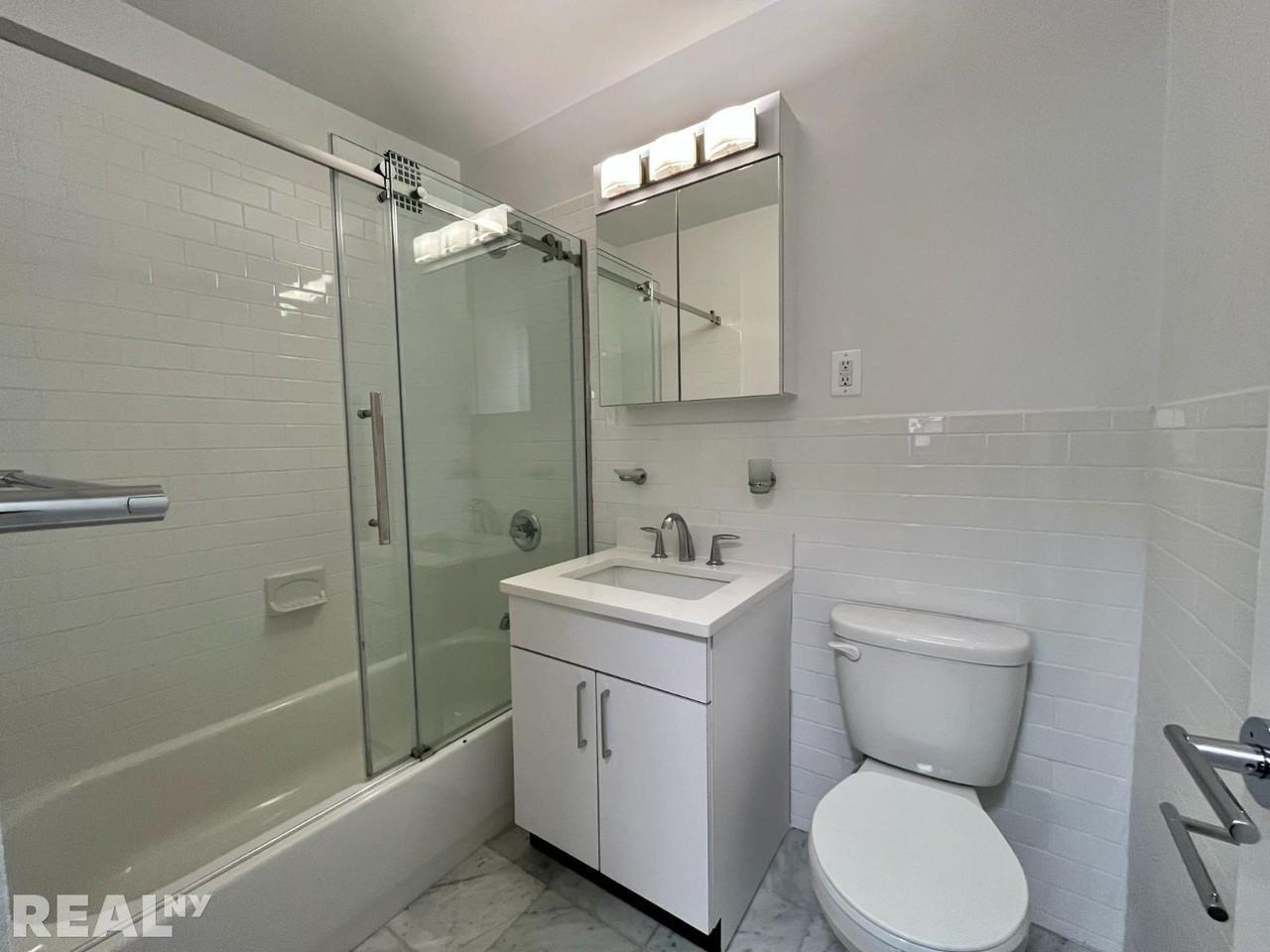 5th Ave #7L - Photo 7 of 7