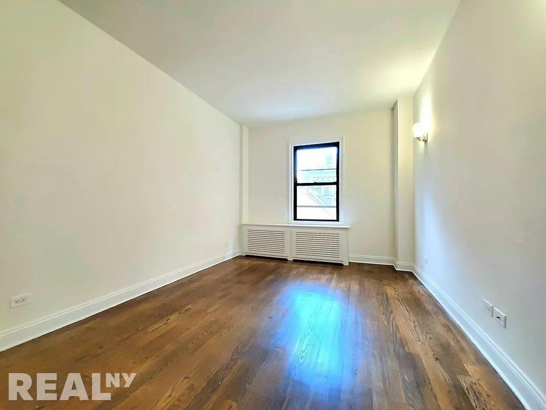 W 22nd St #4J - Photo 3 of 5