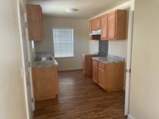 1026 1/2 W 92nd St - Photo 2 of 6