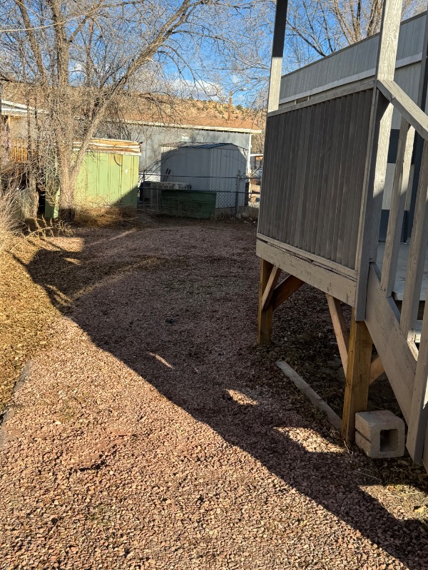 677 Scott Dr - Photo 2 of 11