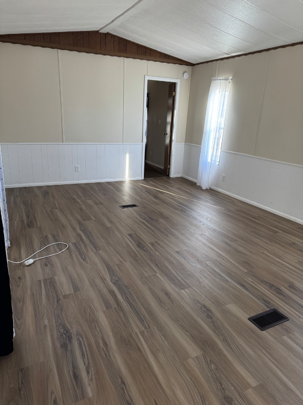 677 Scott Dr - Photo 3 of 11