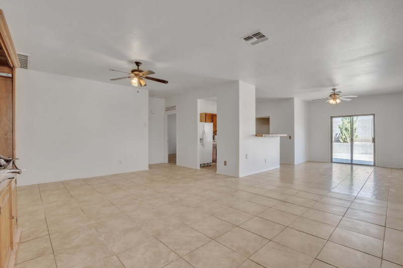 1476 E Avenida Grande - Photo 5 of 28