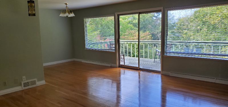 422 Center Pl - Photo 2 of 12