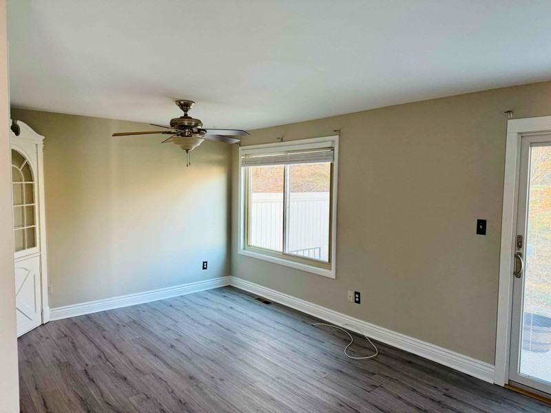 111 Eastford Ct - Photo 3 of 15