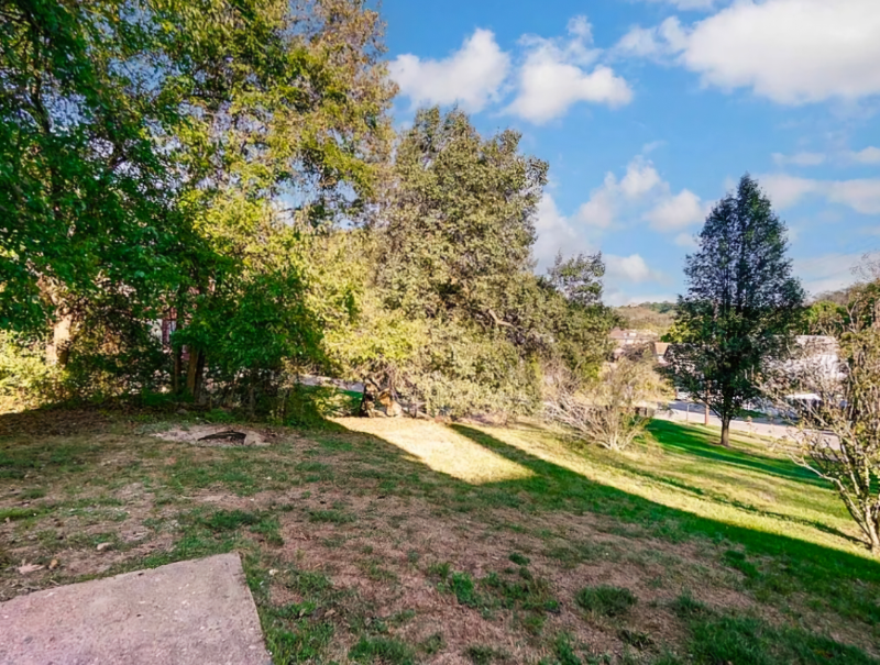 74 18th St - Photo 4 of 14