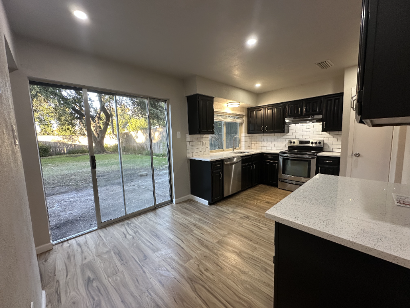 1149 Midway Dr - Photo 2 of 16