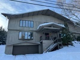 featured image of 917 7th Ave #1