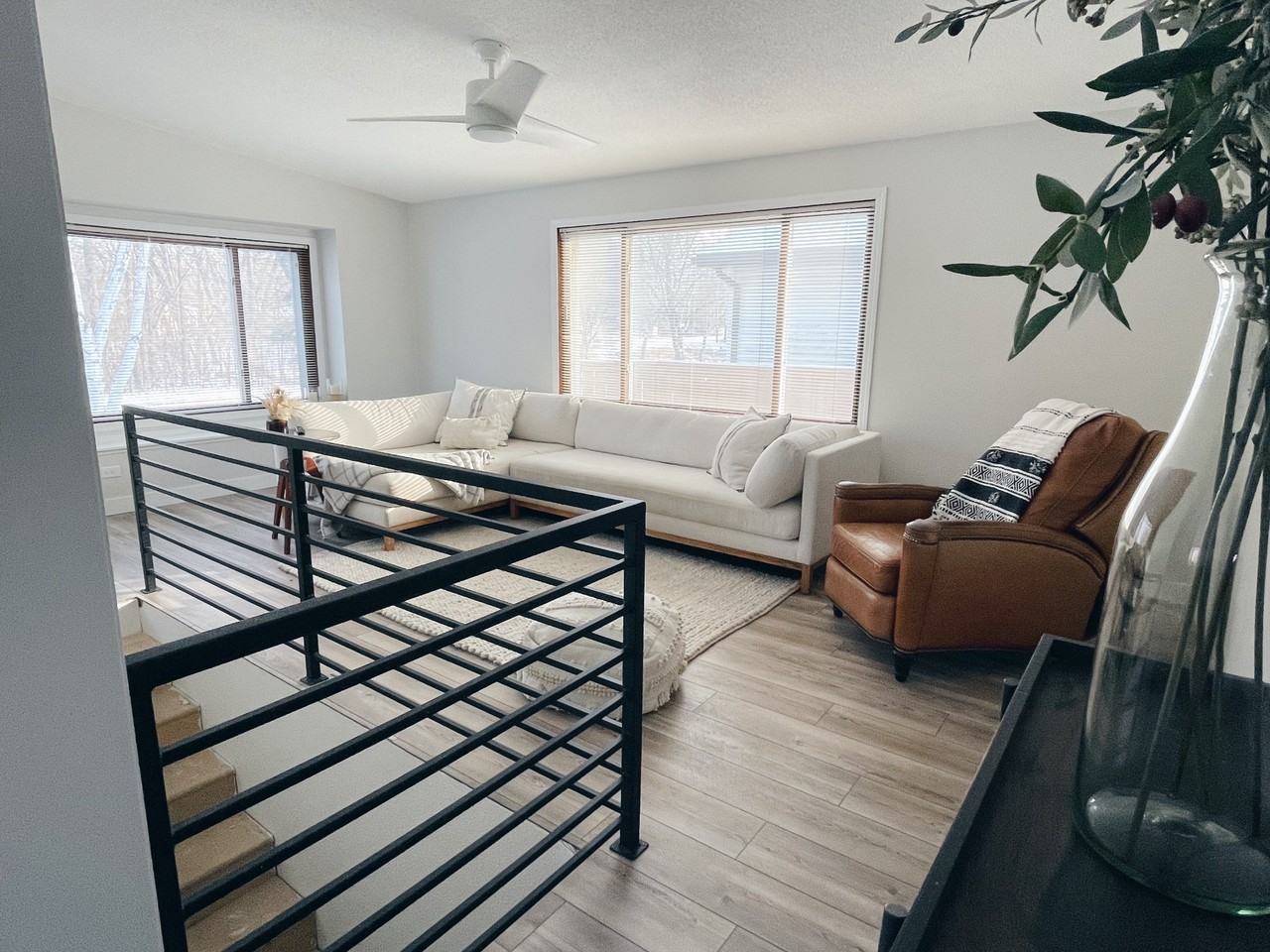 573 N Donnelly Ave #NA - Photo 3 of 18