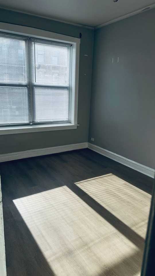 806 N Bishop St #2 - Photo 4 of 9