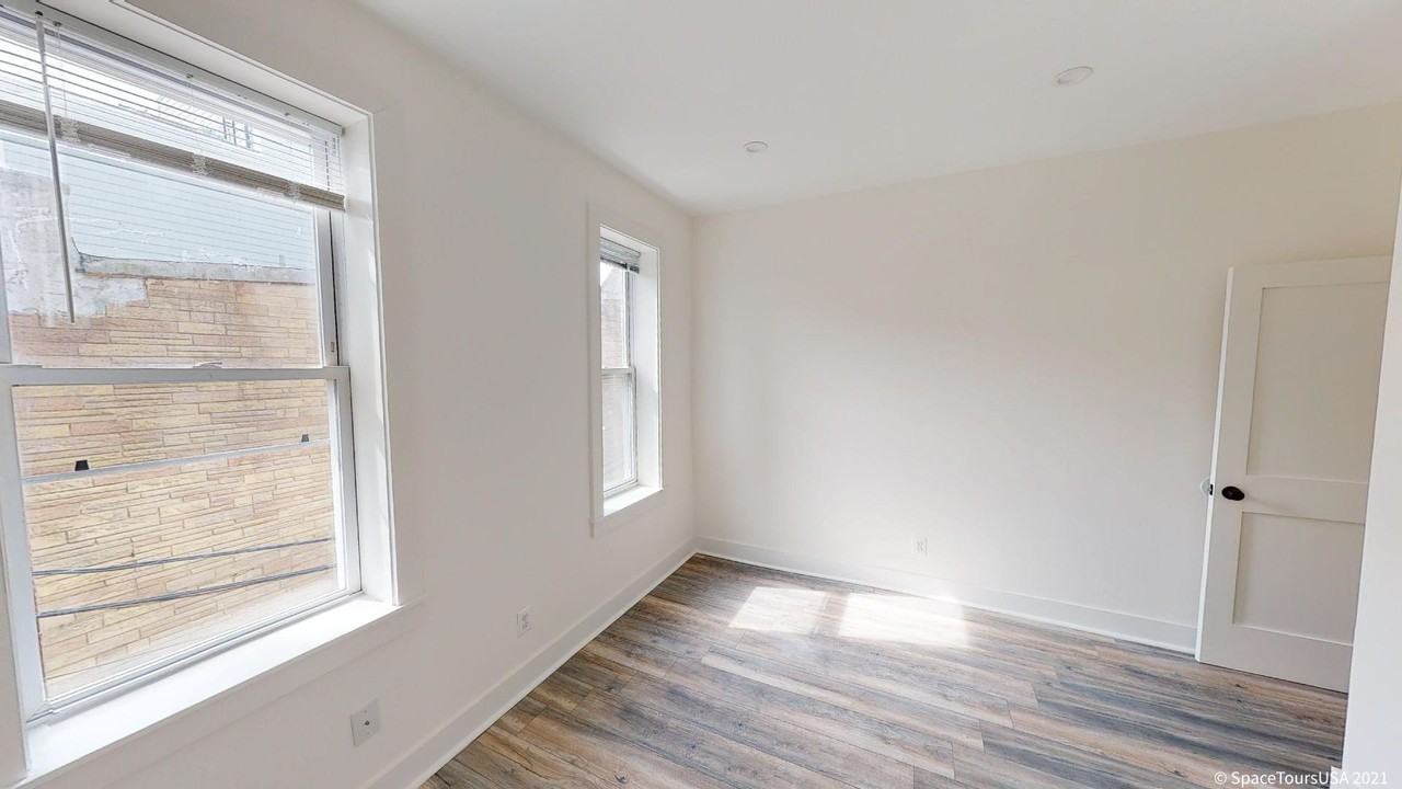 1452 Fairmont St Nw #B - Photo 2 of 13