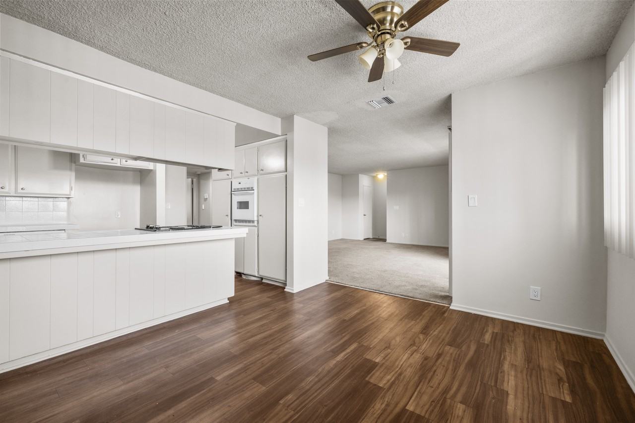 525 E. 99th St. - Photo 2 of 18