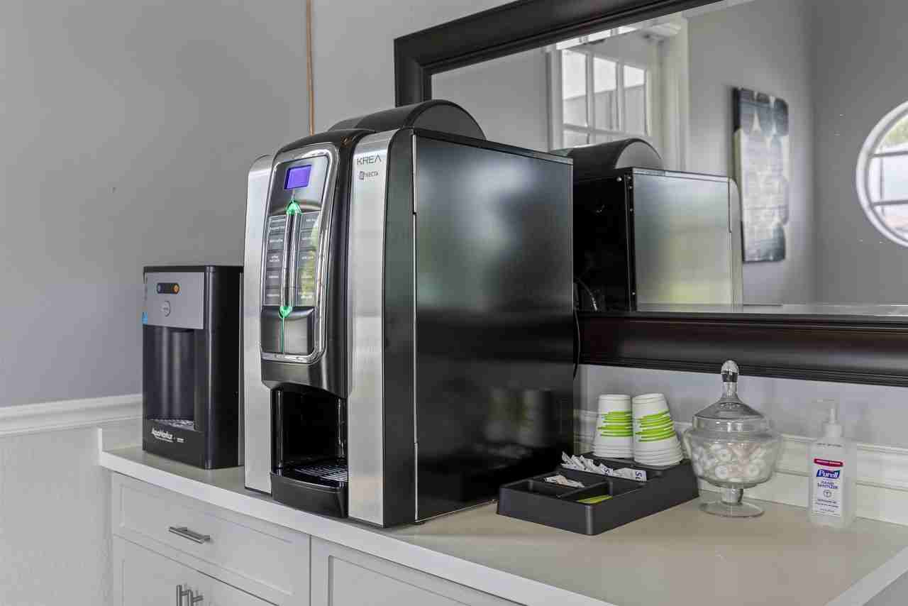 Waters Edge Delray - Photo 7 of 52