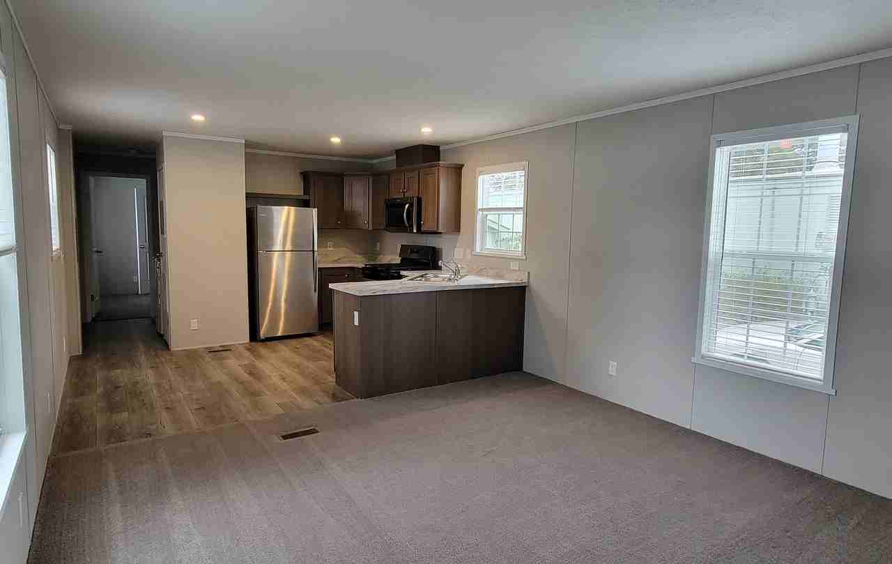 160 Forrest Ave #FP20 - Photo 2 of 8