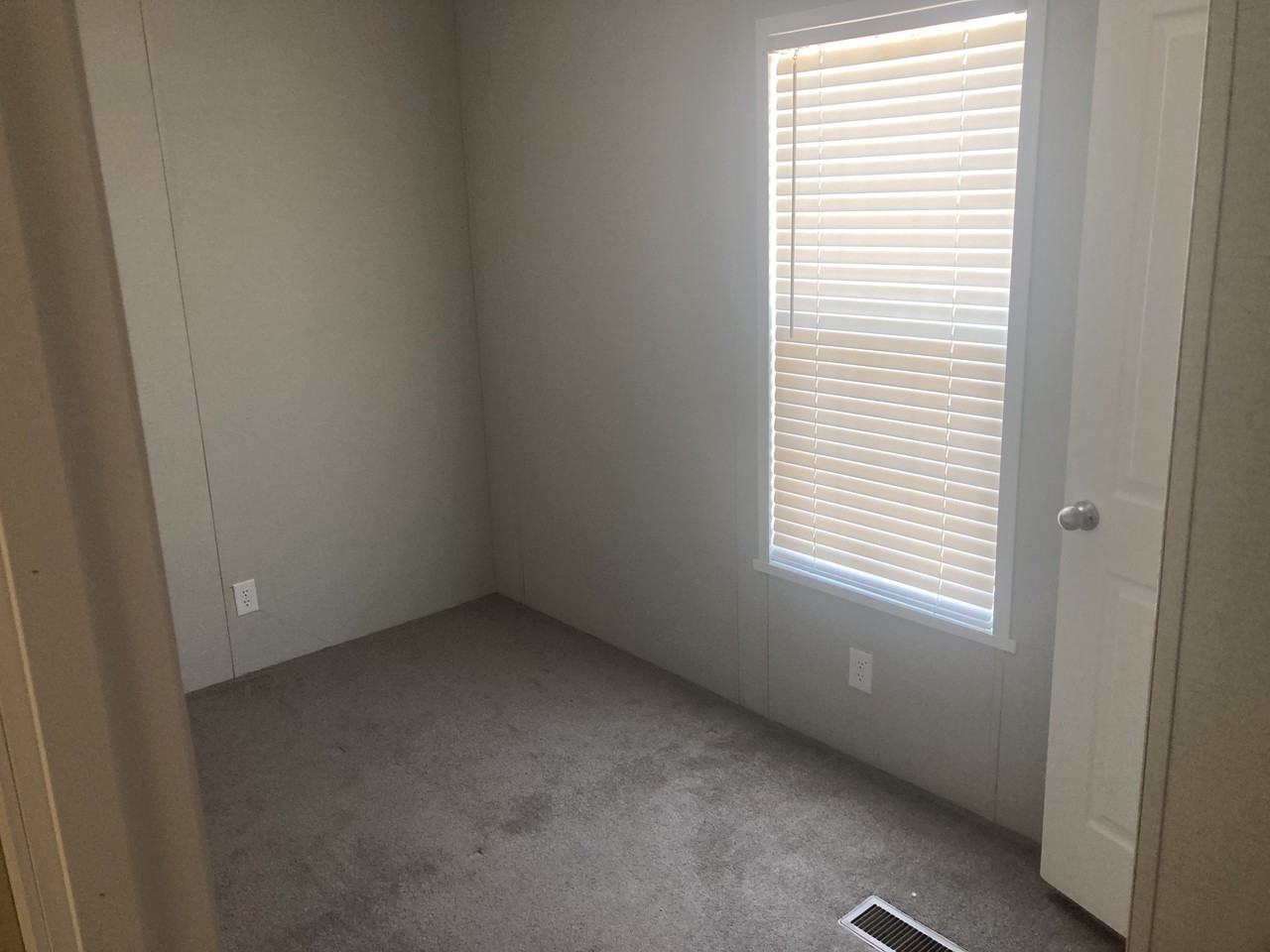 160 Forrest Ave #FP20 - Photo 4 of 8