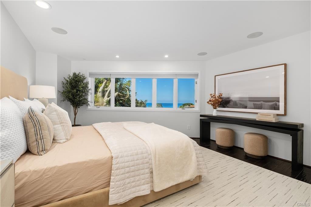 901 Summit Dr - Photo 3 of 8