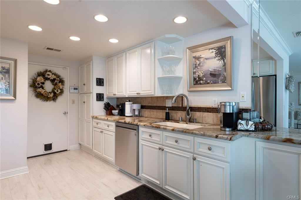 23406 Highcrest Rd - Photo 2 of 8