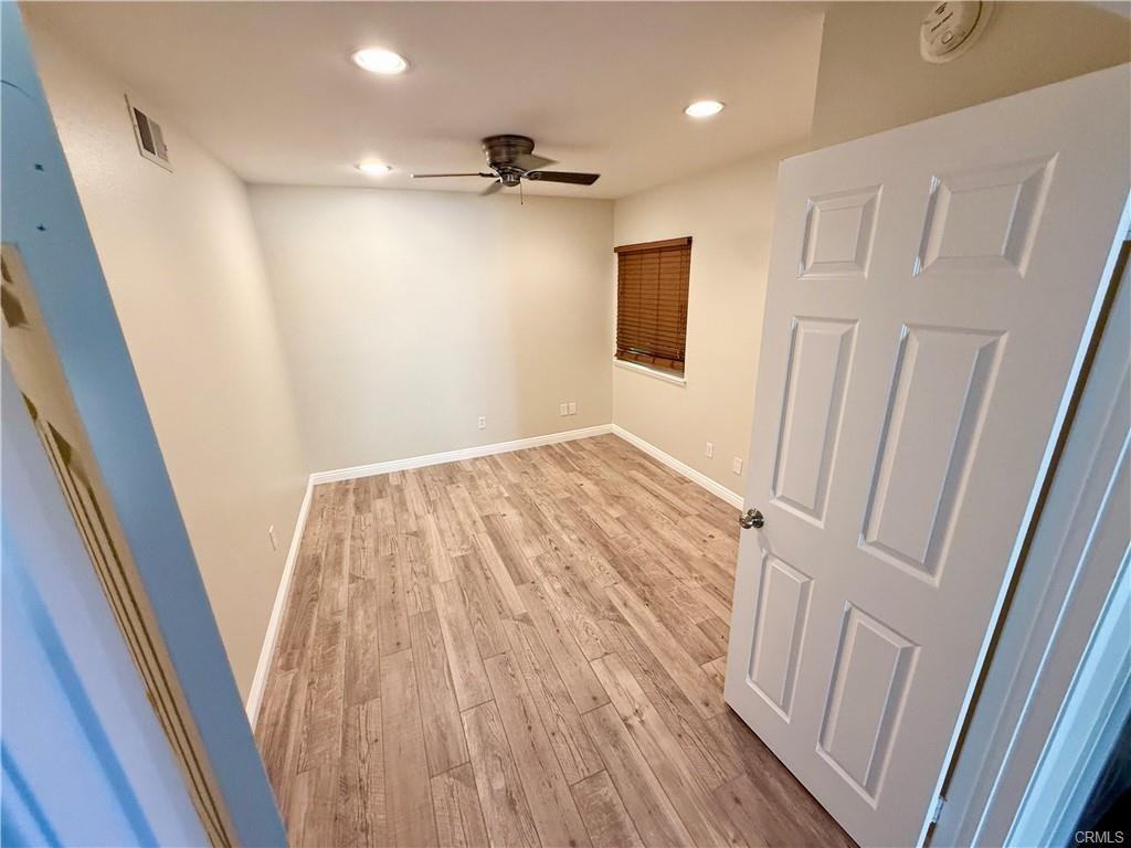 33612 Tidewater Dr - Photo 3 of 8