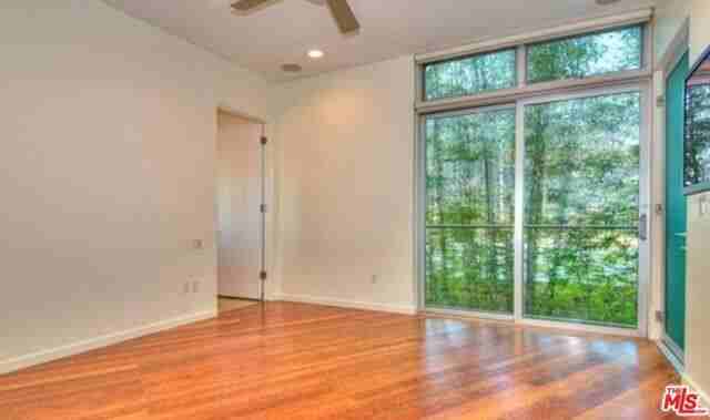 2456 Penmar Ave - Photo 3 of 8