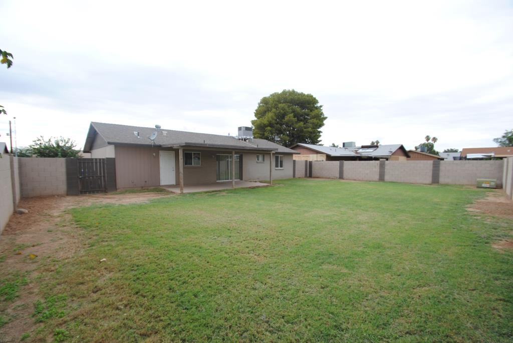 3215 N 79th Ave - Photo 2 of 13