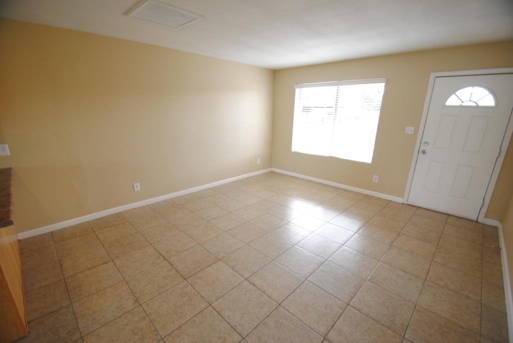 3215 N 79th Ave - Photo 3 of 13