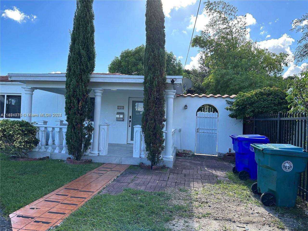 220 Sw 63rd Ct #1 - Photo 2 of 8